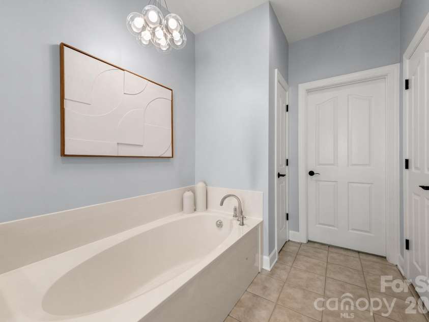 15211 Arleta Circle, Charlotte, NC 28277.  MLS# CAR4366823, YatesRealty ID 19596. 