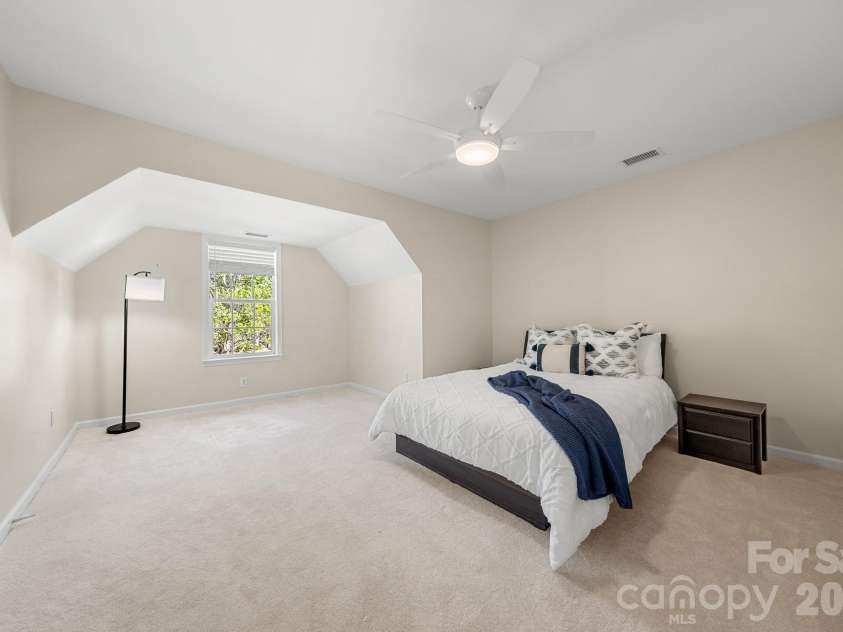 15211 Arleta Circle, Charlotte, NC 28277.  MLS# CAR4366823, YatesRealty ID 19596. 