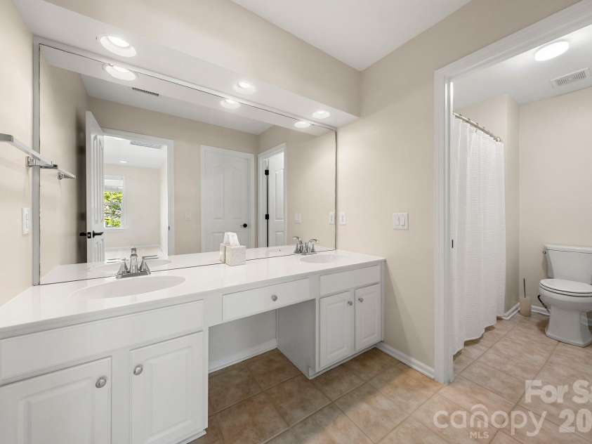 15211 Arleta Circle, Charlotte, NC 28277.  MLS# CAR4366823, YatesRealty ID 19596. 