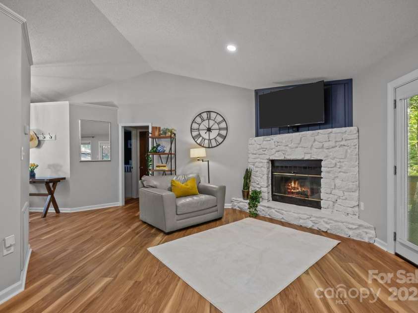 56 Wake Robin Way, Asheville, NC 28805.  MLS# CAR4261560, YatesRealty ID 19596. 