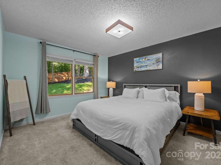 56 Wake Robin Way, Asheville, NC 28805.  MLS# CAR4261560, YatesRealty ID 19596. 