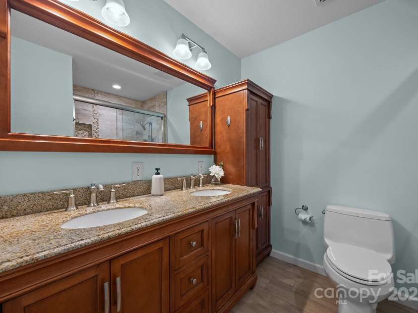 56 Wake Robin Way, Asheville, NC 28805.  MLS# CAR4261560, YatesRealty ID 19596. 