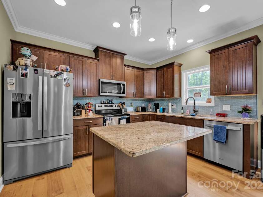 226 Stockwood Lane, Stanley, NC 28164.  MLS# CAR4264272, YatesRealty ID 19597. Granite Countertops