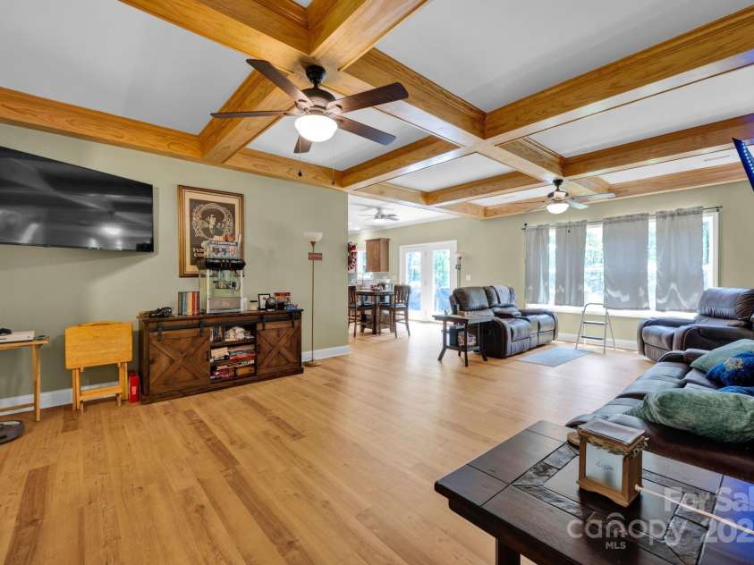 226 Stockwood Lane, Stanley, NC 28164.  MLS# CAR4264272, YatesRealty ID 19597. Living Room