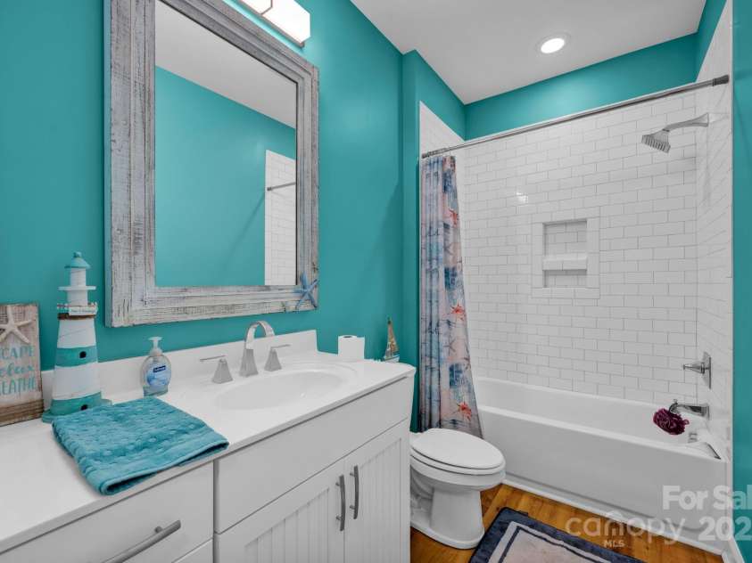 226 Stockwood Lane, Stanley, NC 28164.  MLS# CAR4264272, YatesRealty ID 19597. Second Full Bathroom