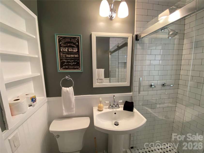 144 Macedonia Road, Asheville, NC 28804.  MLS# CAR4371686, YatesRealty ID 19598. Bathroom