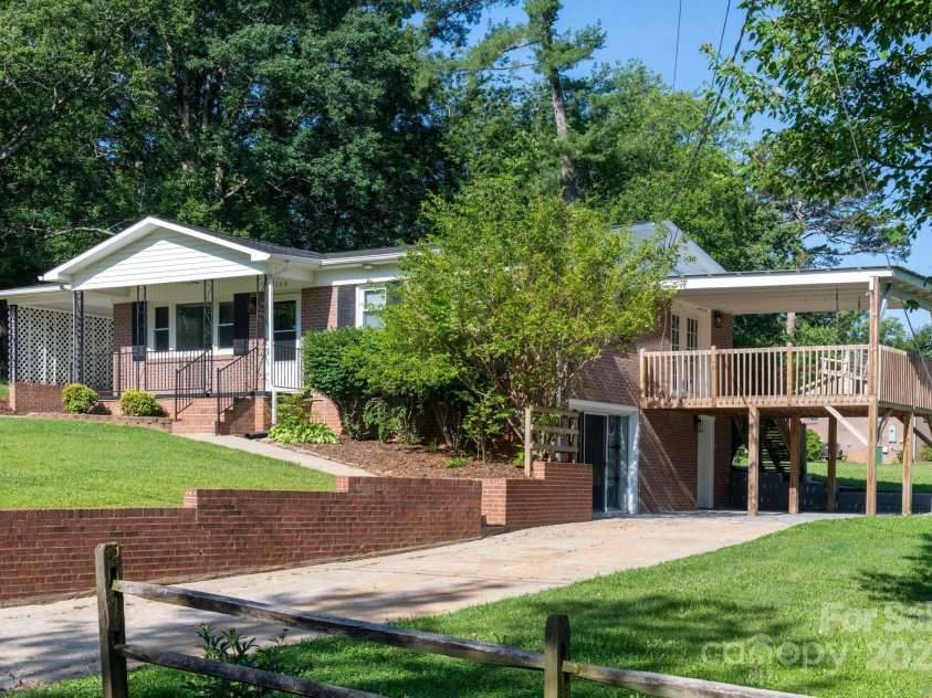 308 Maple Street, Hudson, NC 28638.  MLS# CAR4270195, YatesRealty ID 19598. 