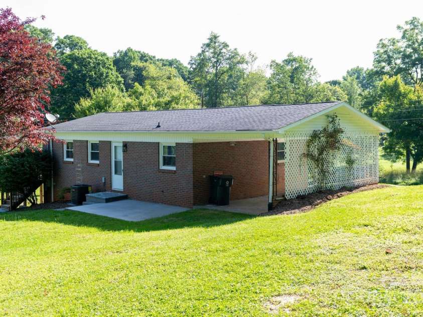 308 Maple Street, Hudson, NC 28638.  MLS# CAR4270195, YatesRealty ID 19598. 