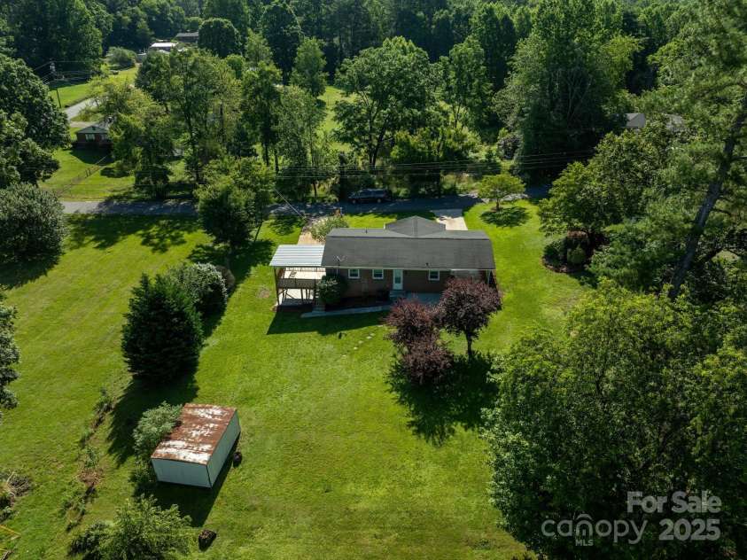 308 Maple Street, Hudson, NC 28638.  MLS# CAR4270195, YatesRealty ID 19598. 