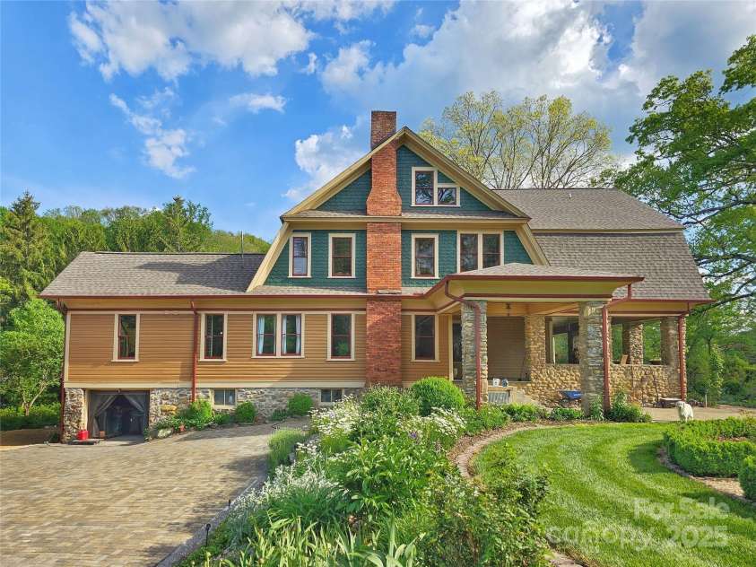 129 Woolsey Heights, Waynesville, NC 28786.  MLS# CAR4244585, YatesRealty ID 196. 