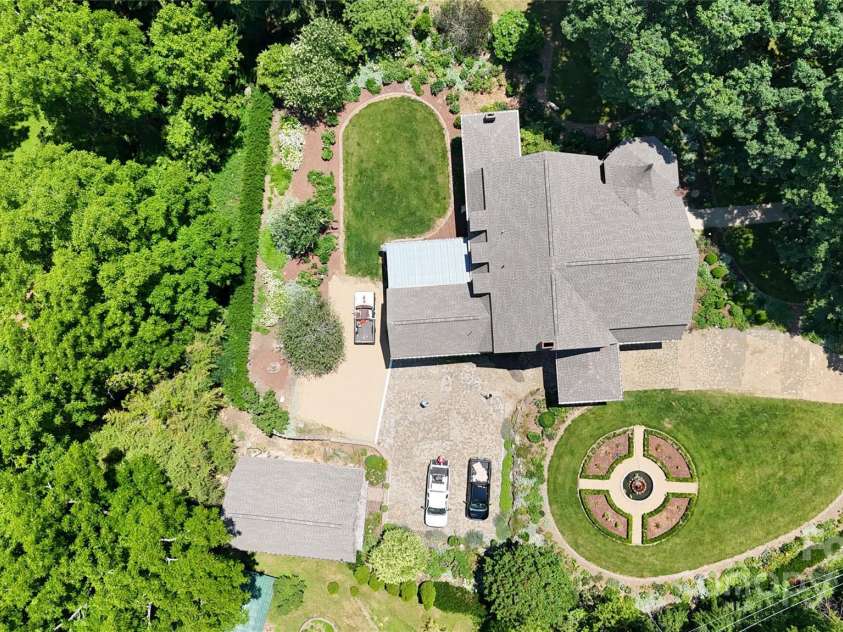 129 Woolsey Heights, Waynesville, NC 28786.  MLS# CAR4244585, YatesRealty ID 196. 