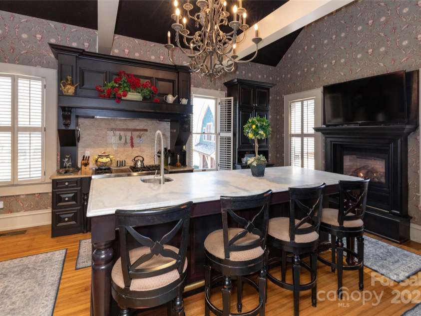 129 Woolsey Heights, Waynesville, NC 28786.  MLS# CAR4244585, YatesRealty ID 196. 