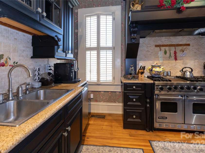 129 Woolsey Heights, Waynesville, NC 28786.  MLS# CAR4244585, YatesRealty ID 196. 