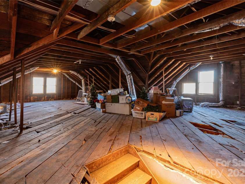 129 Woolsey Heights, Waynesville, NC 28786.  MLS# CAR4244585, YatesRealty ID 196. 