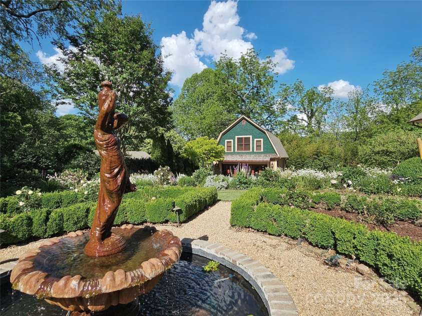 129 Woolsey Heights, Waynesville, NC 28786.  MLS# CAR4244585, YatesRealty ID 196. 