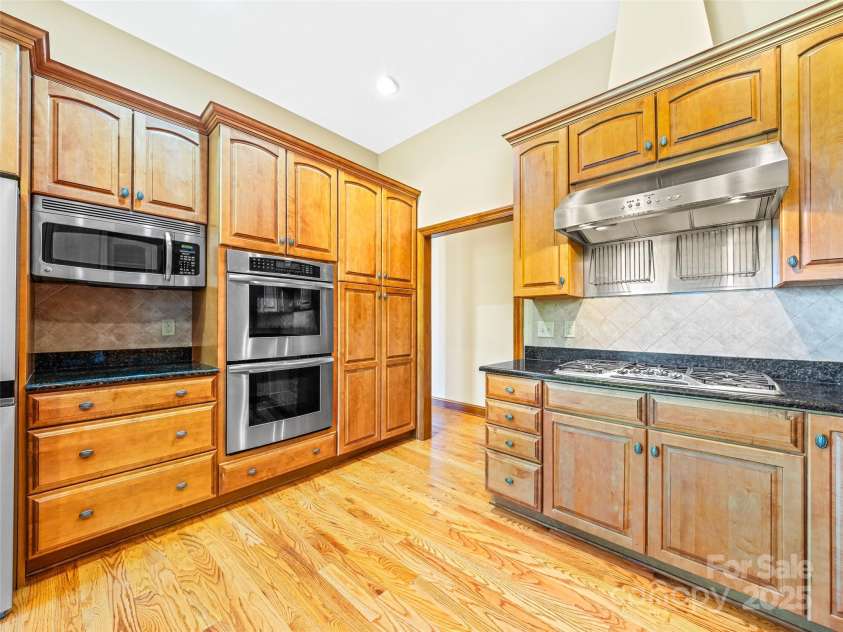 1341 Double Knob Drive, Arden, NC 28704.  MLS# CAR4312752, YatesRealty ID 196. 