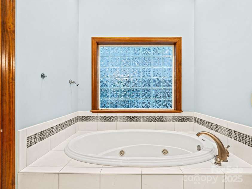 1341 Double Knob Drive, Arden, NC 28704.  MLS# CAR4312752, YatesRealty ID 196. 