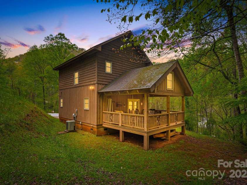 79 Slumber Lane, Sylva, NC 28779.  MLS# CAR4248266, YatesRealty ID 1960. 
