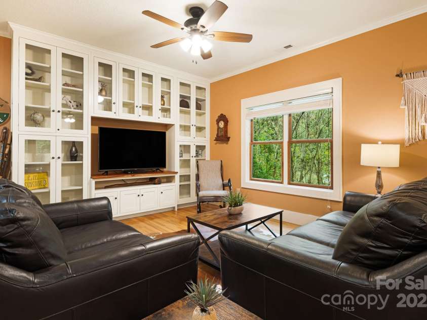 79 Slumber Lane, Sylva, NC 28779.  MLS# CAR4248266, YatesRealty ID 1960. 