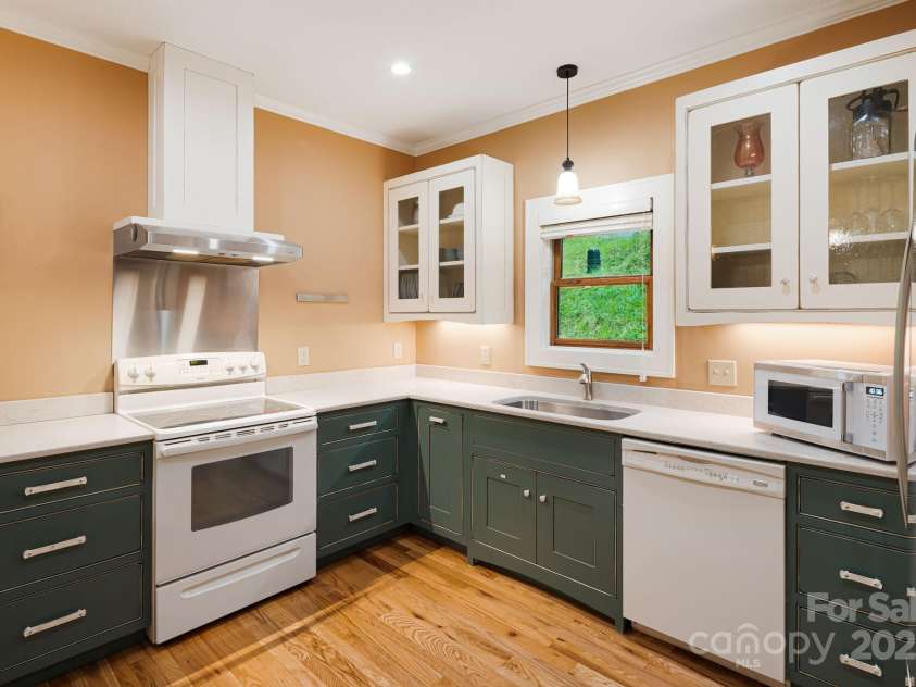 79 Slumber Lane, Sylva, NC 28779.  MLS# CAR4248266, YatesRealty ID 1960. 