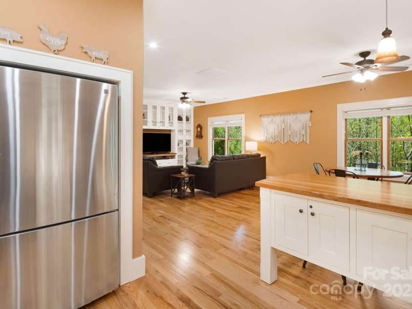 79 Slumber Lane, Sylva, NC 28779.  MLS# CAR4248266, YatesRealty ID 1960. 