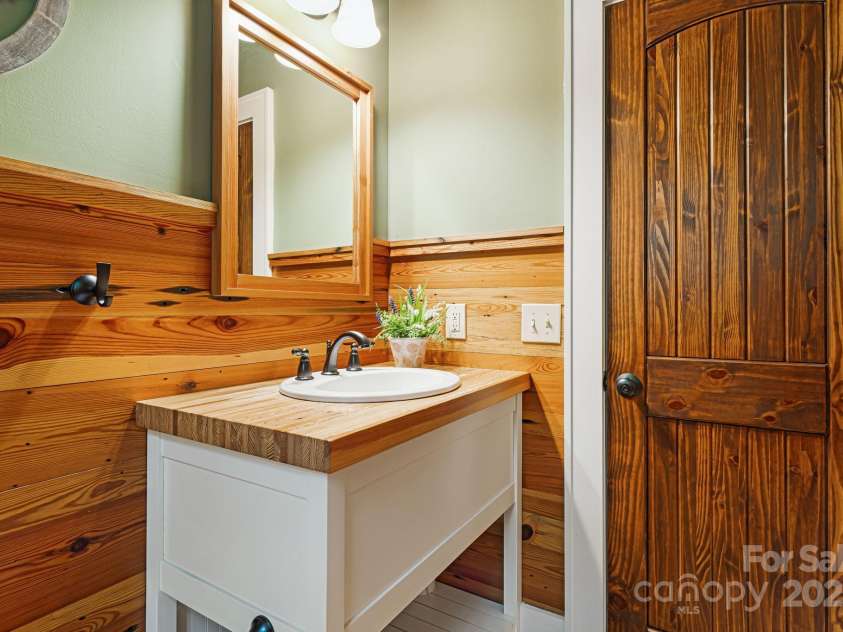 79 Slumber Lane, Sylva, NC 28779.  MLS# CAR4248266, YatesRealty ID 1960. 