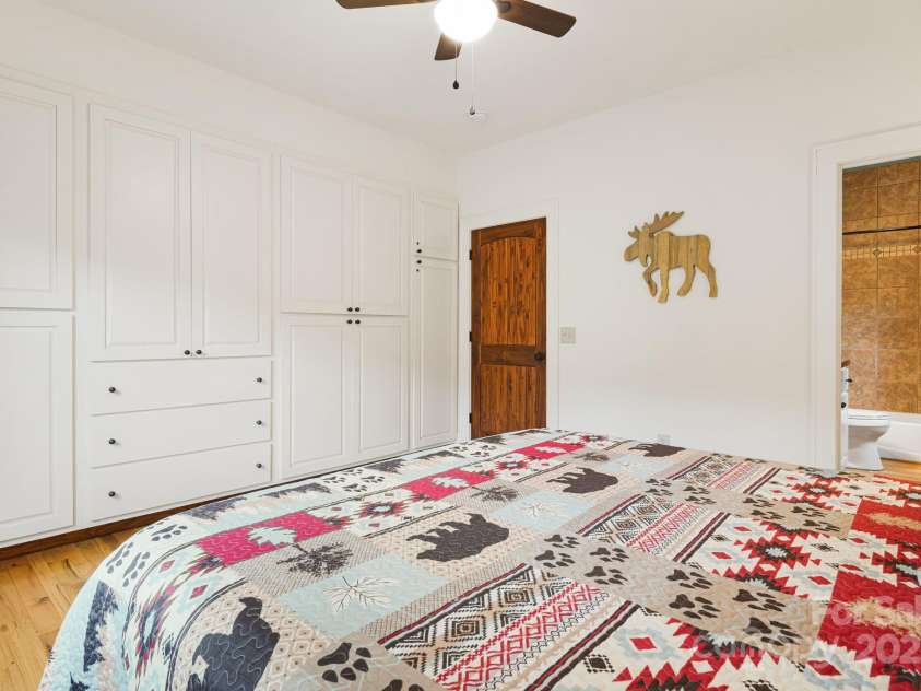 79 Slumber Lane, Sylva, NC 28779.  MLS# CAR4248266, YatesRealty ID 1960. 