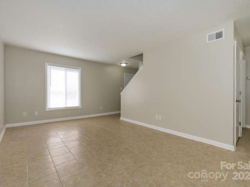 1905 Mereview Court, Charlotte, NC 28210.  MLS# CAR4255607, YatesRealty ID 19600. 