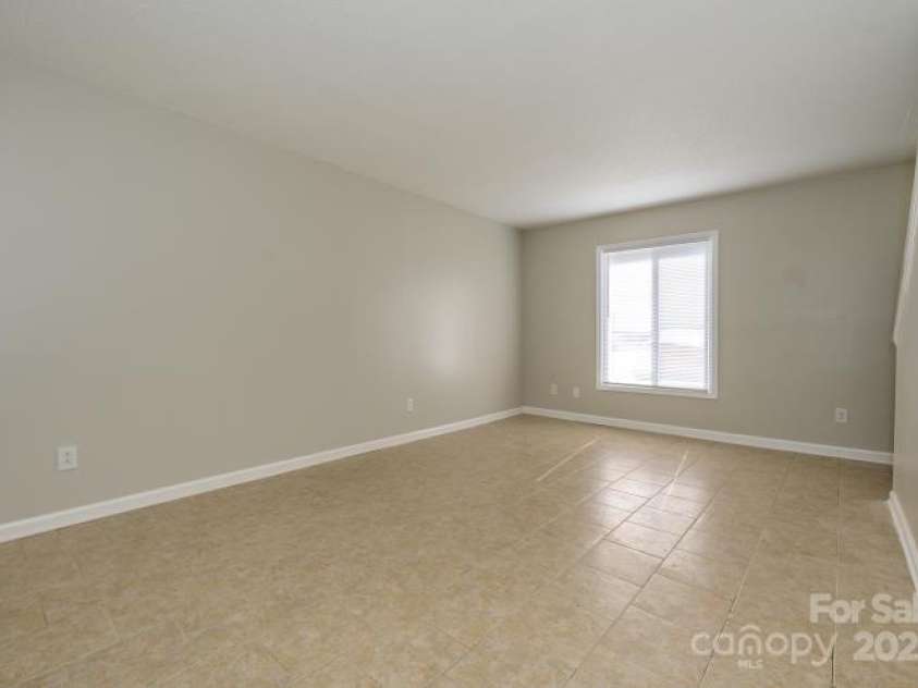 1905 Mereview Court, Charlotte, NC 28210.  MLS# CAR4255607, YatesRealty ID 19600. 