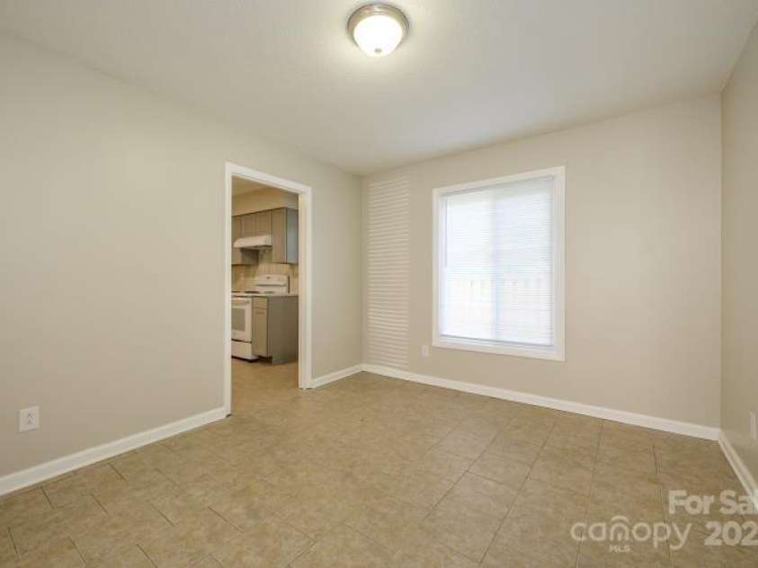 1905 Mereview Court, Charlotte, NC 28210.  MLS# CAR4255607, YatesRealty ID 19600. 