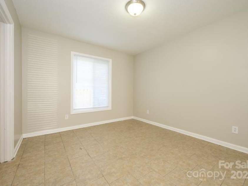 1905 Mereview Court, Charlotte, NC 28210.  MLS# CAR4255607, YatesRealty ID 19600. 