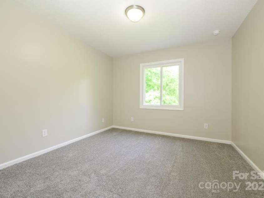 1905 Mereview Court, Charlotte, NC 28210.  MLS# CAR4255607, YatesRealty ID 19600. 