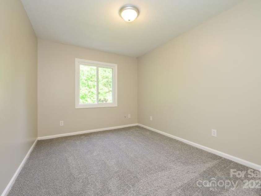 1905 Mereview Court, Charlotte, NC 28210.  MLS# CAR4255607, YatesRealty ID 19600. 