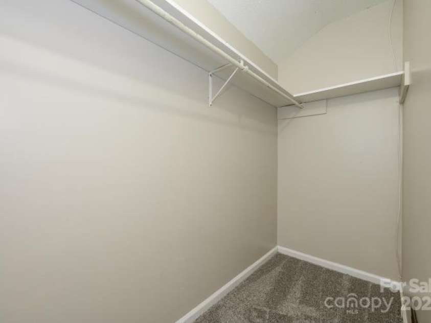 1905 Mereview Court, Charlotte, NC 28210.  MLS# CAR4255607, YatesRealty ID 19600. 