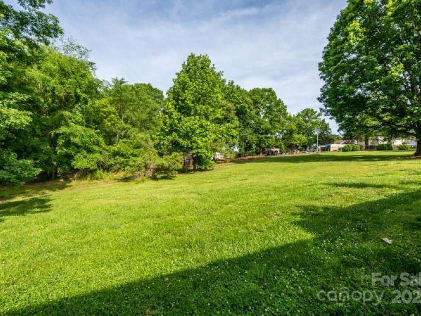 1905 Mereview Court, Charlotte, NC 28210.  MLS# CAR4255607, YatesRealty ID 19600. 