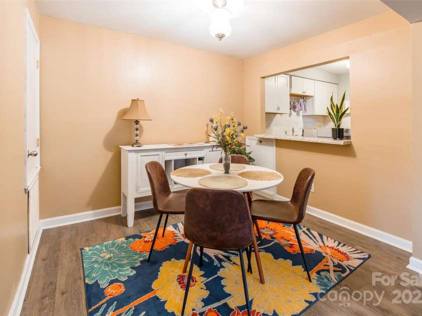 1604 Sharon Road, Charlotte, NC 28210.  MLS# CAR4291199, YatesRealty ID 19601. 