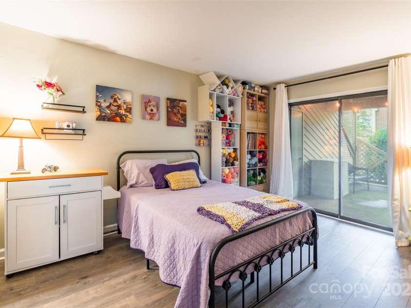 1604 Sharon Road, Charlotte, NC 28210.  MLS# CAR4291199, YatesRealty ID 19601. 