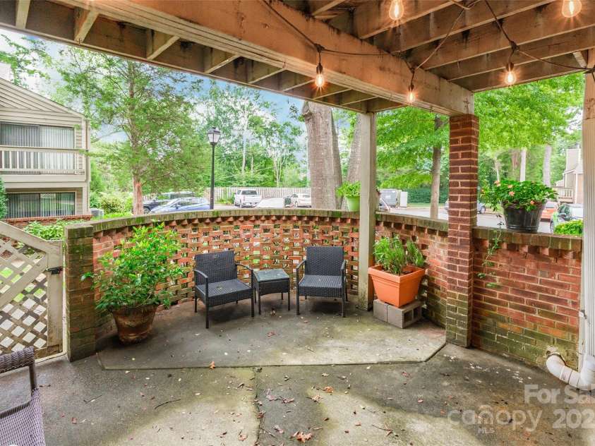 1604 Sharon Road, Charlotte, NC 28210.  MLS# CAR4291199, YatesRealty ID 19601. 