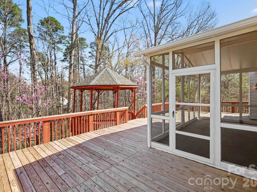 3629 Arklow Road, Charlotte, NC 28269.  MLS# CAR4357014, YatesRealty ID 19602. 