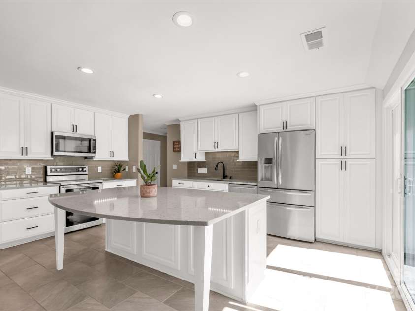 22 Honeysuckle Lane, Clover, SC 29710.  MLS# CAR4266746, YatesRealty ID 19603. 