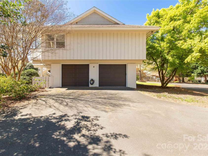 22 Honeysuckle Lane, Clover, SC 29710.  MLS# CAR4266746, YatesRealty ID 19603. 