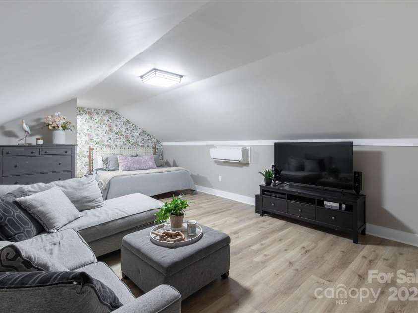 22 Honeysuckle Lane, Clover, SC 29710.  MLS# CAR4266746, YatesRealty ID 19603. Bonus room