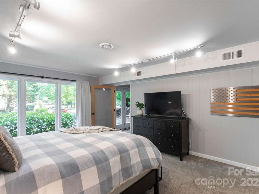 22 Honeysuckle Lane, Clover, SC 29710.  MLS# CAR4266746, YatesRealty ID 19603. Main level Bedroom 1