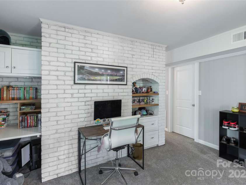 22 Honeysuckle Lane, Clover, SC 29710.  MLS# CAR4266746, YatesRealty ID 19603. Office /closet