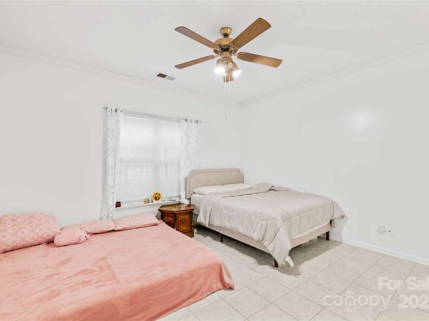 13521 Michael Lynn Road, Charlotte, NC 28278.  MLS# CAR4240355, YatesRealty ID 19604. 