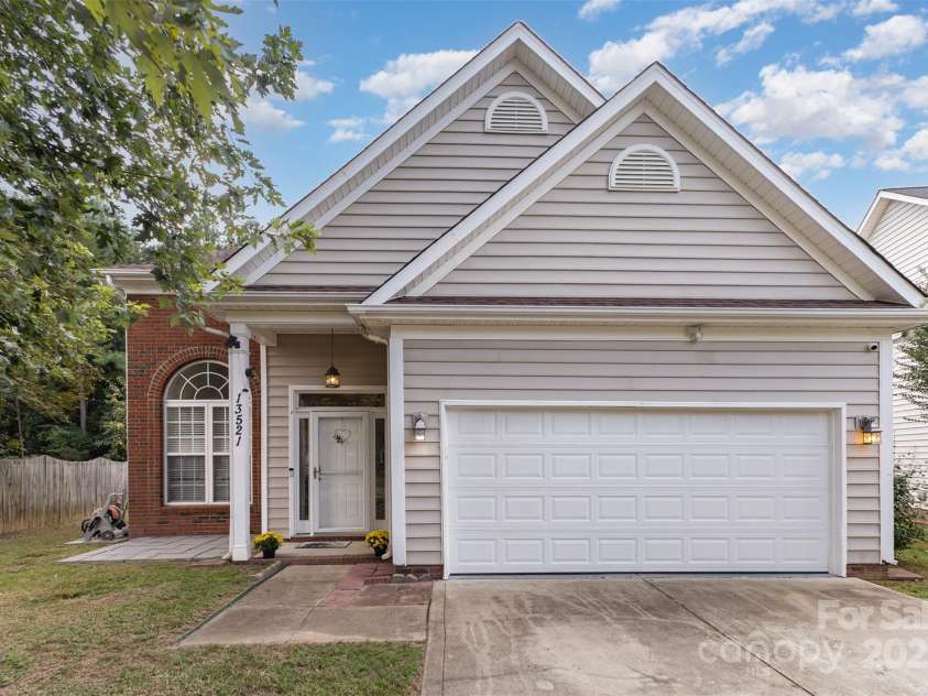 13521 Michael Lynn Road, Charlotte, NC 28278.  MLS# CAR4304720, YatesRealty ID 19604. 