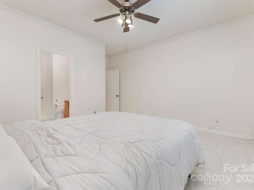 13521 Michael Lynn Road, Charlotte, NC 28278.  MLS# CAR4304720, YatesRealty ID 19604. 