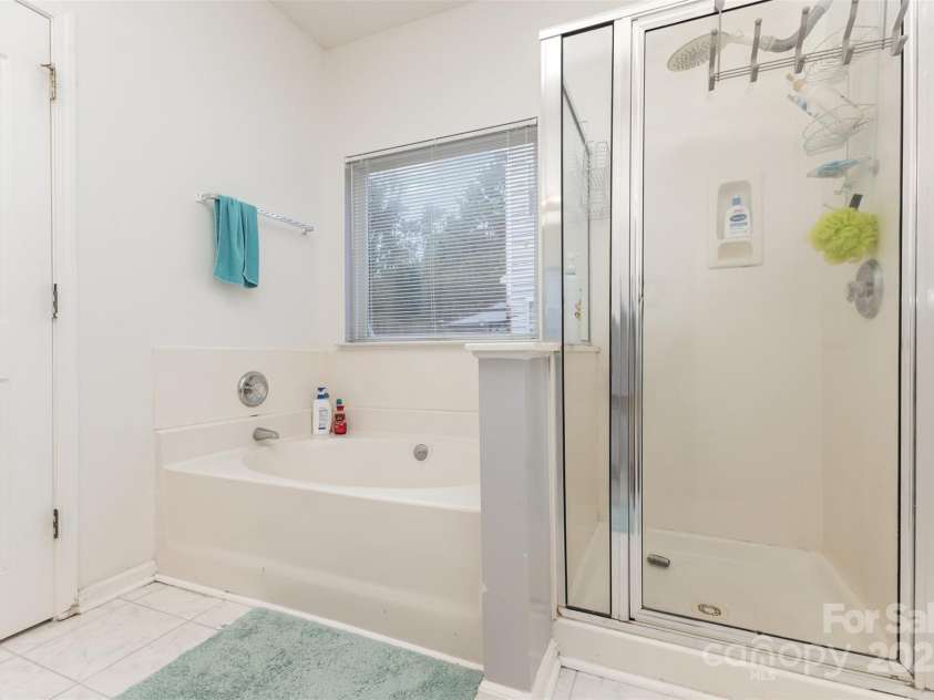 13521 Michael Lynn Road, Charlotte, NC 28278.  MLS# CAR4304720, YatesRealty ID 19604. 