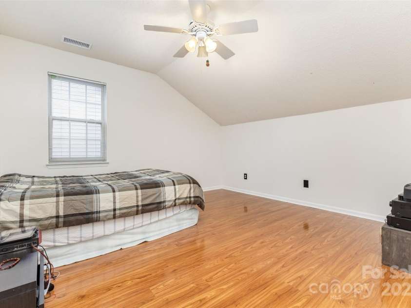 13521 Michael Lynn Road, Charlotte, NC 28278.  MLS# CAR4304720, YatesRealty ID 19604. 