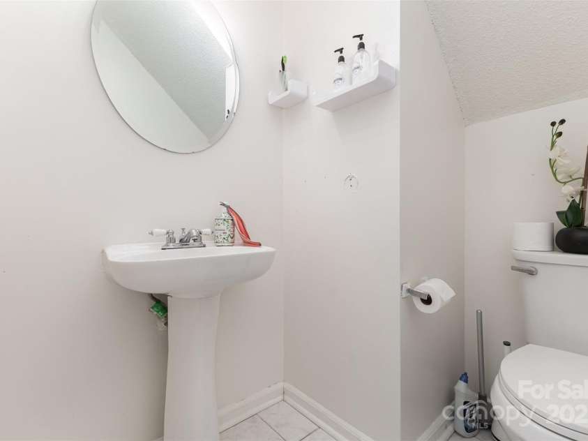 13521 Michael Lynn Road, Charlotte, NC 28278.  MLS# CAR4304720, YatesRealty ID 19604. 